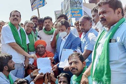 4dbp1(FarmerProtest)