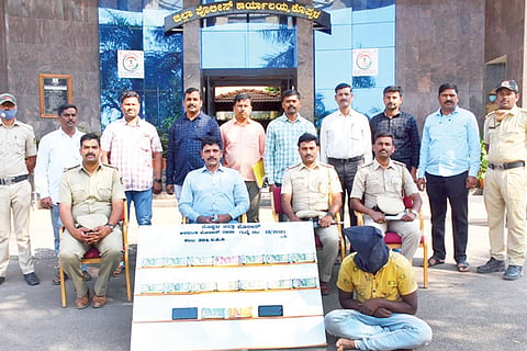 Koppal Money Graber Arrest Police