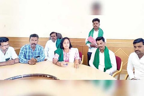 Kotturu State Onion Union President Veena Mahantesh