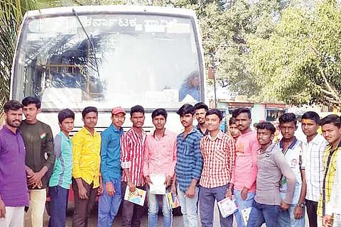 Kukanuru Students Protest for Bus