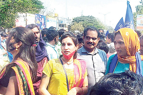 Manvi Third Genders Protest