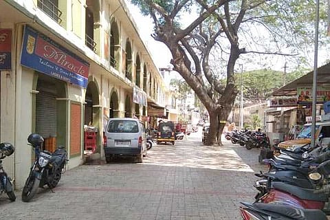 bus stand