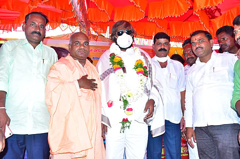 khandre sanman-2