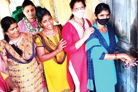 mahila mandali new