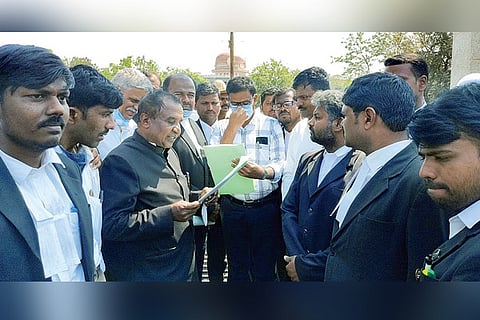 01032021 Koppal Advocate insist