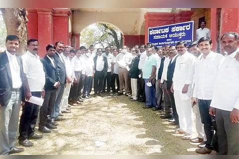 01032021 Lingasugur Advocates protest