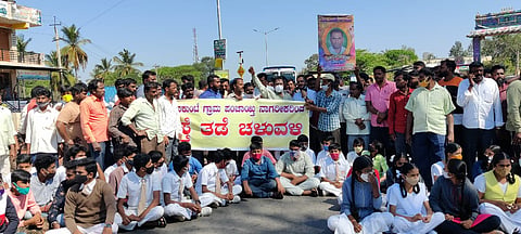 6dbp1(Raod problem protest)