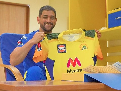 dhoni web