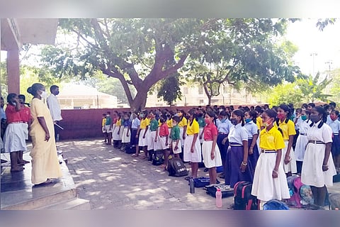 03042021 Hosapete 6-9 School running