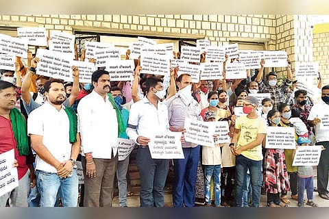 03042021 Hospet KSRTC workers protest
