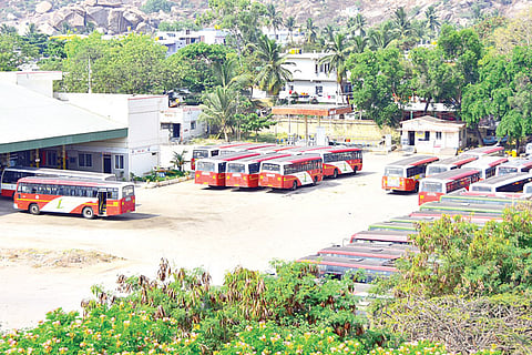 07042021 Koppal Buss protest