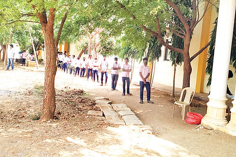 Kandagallu Village Murarji School Corona