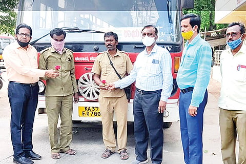 Koppal KSRTC Workers Flower Welcome