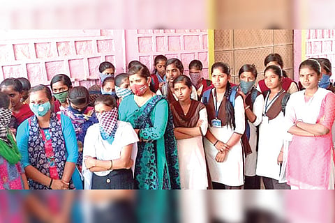 Kushtagi Hostel Ladies Protest