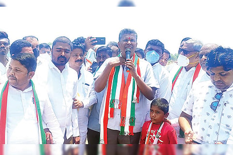 Satish Zarakiholi at Tavaragera