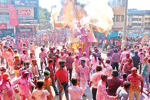 h1-Holi 12