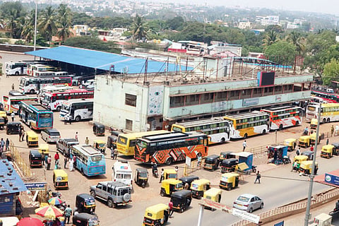 h11-Bus Stand 1