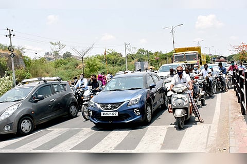 03052021 Raichur road rush