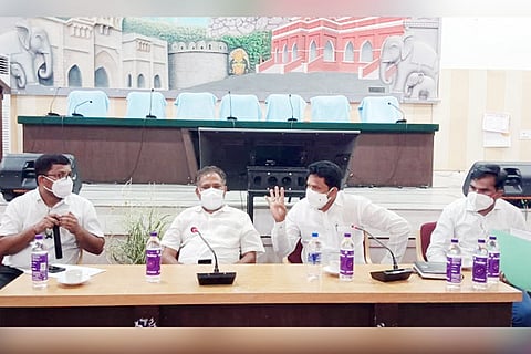 14052021 Raichur Corona Awernes
