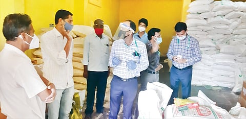 19lxr-agriculter officer visit-1