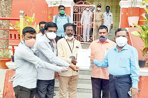21052021 Raichur District govt emloyers insit