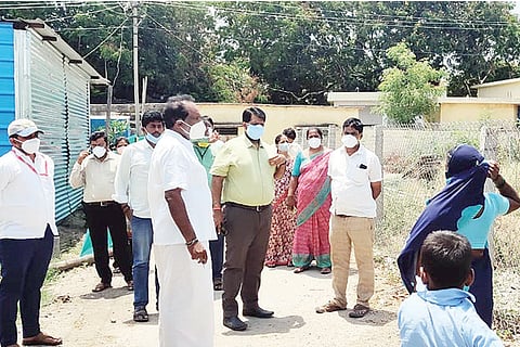 26052021 Sindhanoor Tashildar visit to village