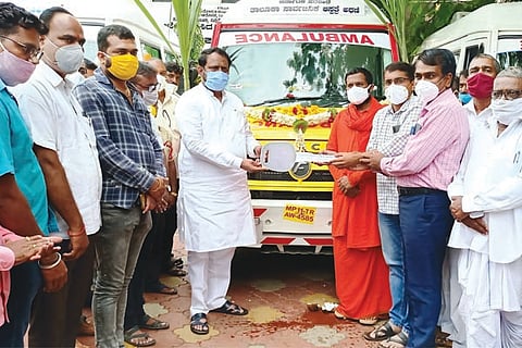 13ATHNAI_APARAJ_01-Web