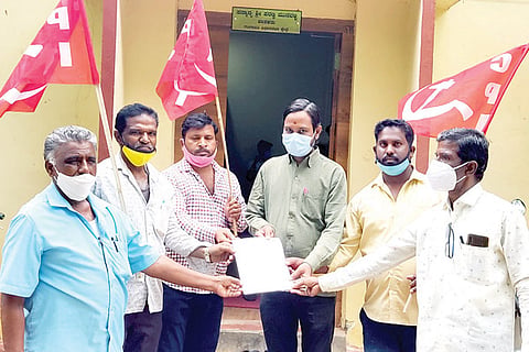 15062021 Gangavati CPI Protest