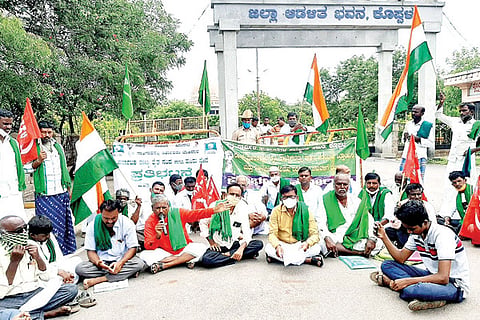 260621 Koppal Farmers Protest
