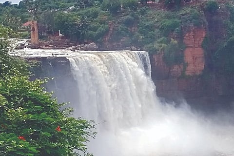 Falls