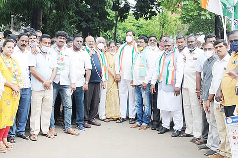 15Tmk_Cong_Minority_Protest