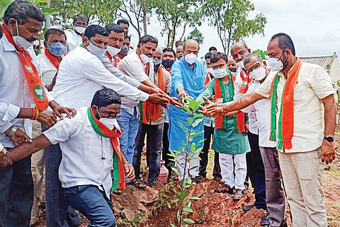 2525