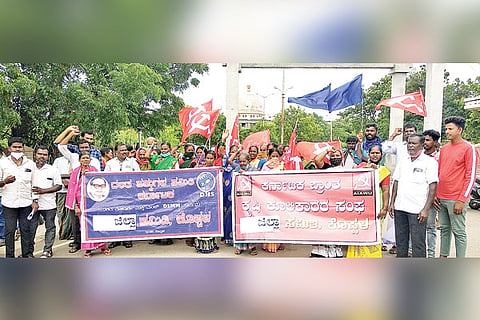 26072021 Koppal protest