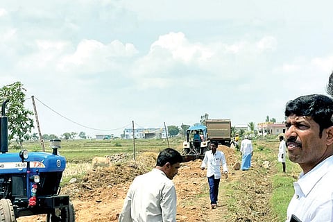 Udbala Villagers Road Develop
