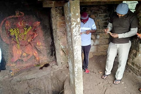 jakkanahalli-gollahalli-village-hill-anjaneyaswamy-tempa