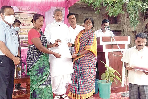 1408 Hanumasagara Aashraya mane Hakkupatra