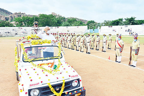 15082021 Koppal Minister Halappa Achar National Flag