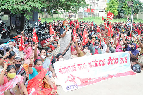 16Tmk_Anganwadi_Protest