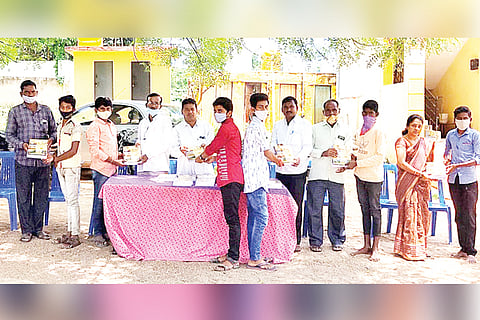 23082021 Kavital Book distribution