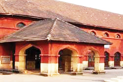 Hampanakatta vv collage
