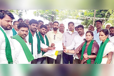 Manvi Taluku Villagers Appeal for water