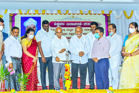 05092021 Koppal Teacher Day
