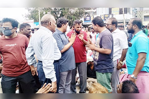 05092021 Siraguppa Ganesh protest