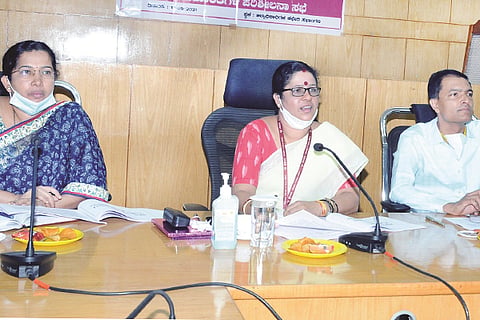 18Tmk_Mahila_Ayoga (1)
