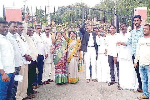 2209 Manvi Valmiki Sangha Protest