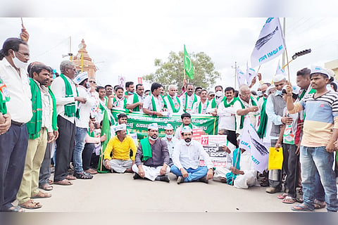 27092021 Koppal Bharta band protest