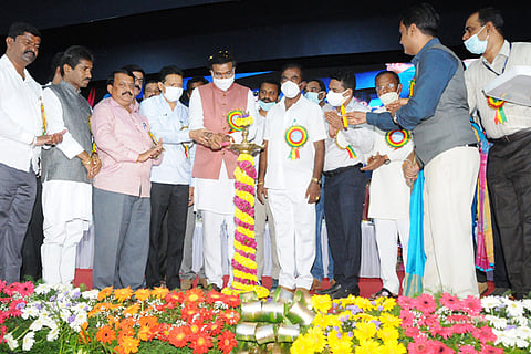 Gubbi veeranna kalkshetrhara (3)