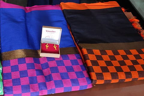 corona saree gift