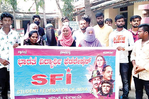 181021 Gangavati SFI Protest