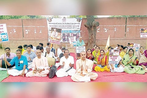 22102021 Raichur ISKON workers protest